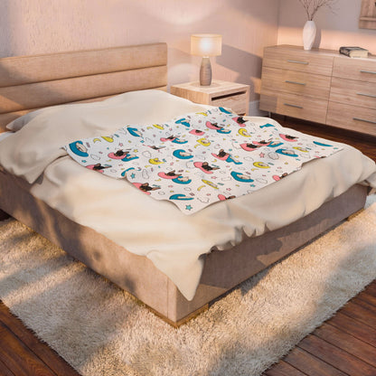 Cedric & Maya Nap Time Pattern Velveteen Plush Blanket