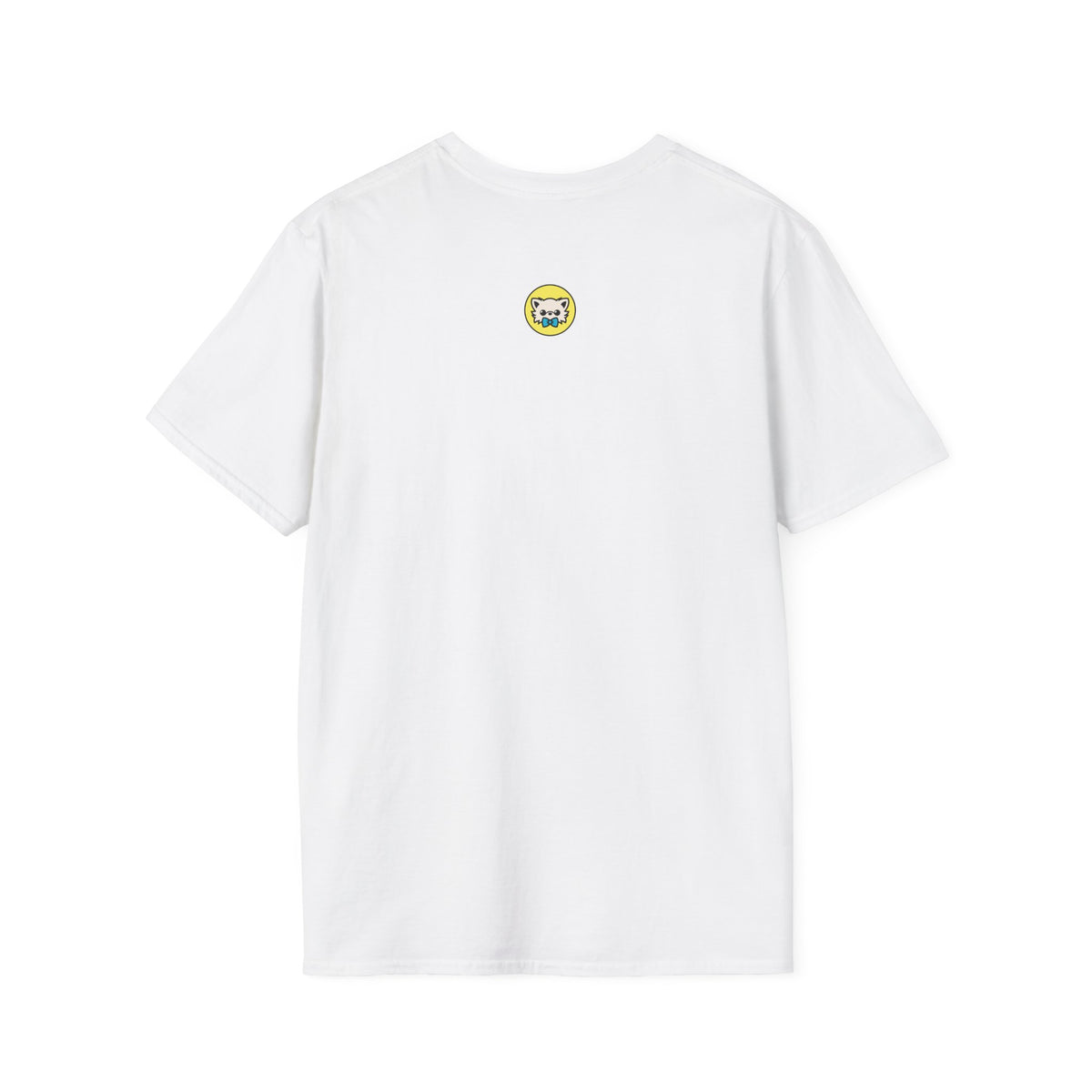 Dos d’un t-shirt blanc avec un petit motif Maya près de l’encolure.